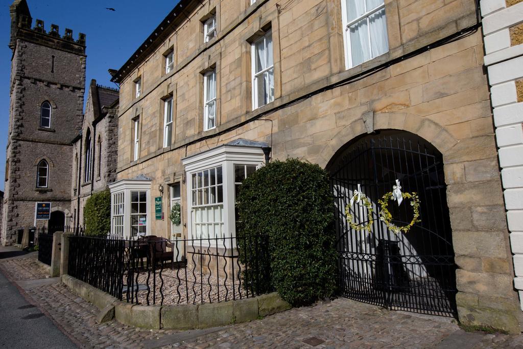 The Priory Bed and Breakfast Middleham Exteriör bild